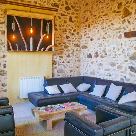Le Chateau Des Anglades 耶尔
